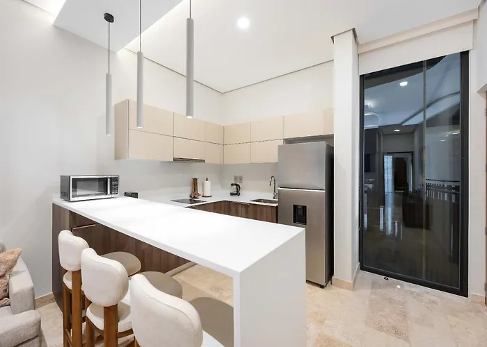 Luxury Steps From The Sea Apartment
